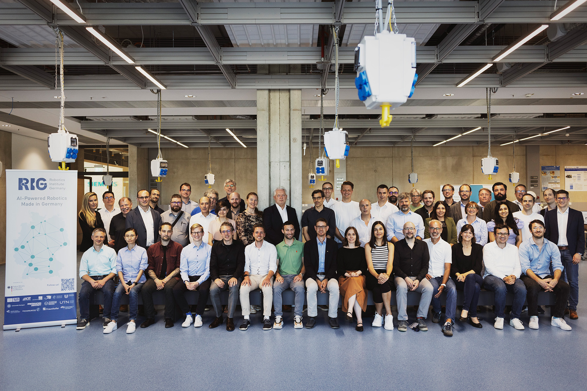 Gruppenfoto mit allen Beteiligten des Robotics Institute Germany